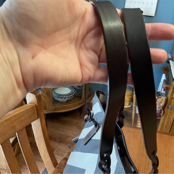 Dooney & Bourke Brown Tan Chevron Bailey Tote - Picture 11 of 14